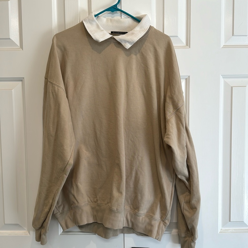 Brandy Melville collar beige white sweatshirt